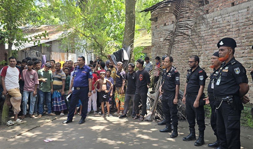 মাদারীপুরের কালকিনিতে মাদরাসার পাশে হাতবোমা বিস্ফোরণ: ৪ শিক্ষার্থী আহত